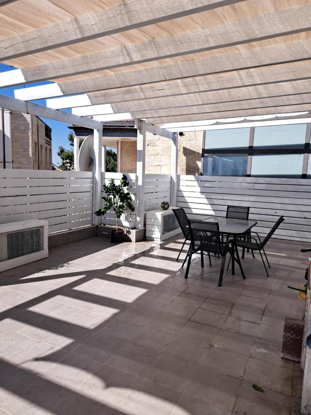 Authentic One Bedroom Apartment In City Center Jerusalem Exteriör bild