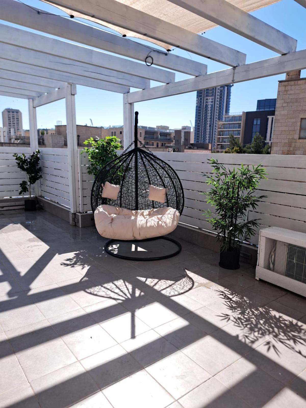 Authentic One Bedroom Apartment In City Center Jerusalem Exteriör bild