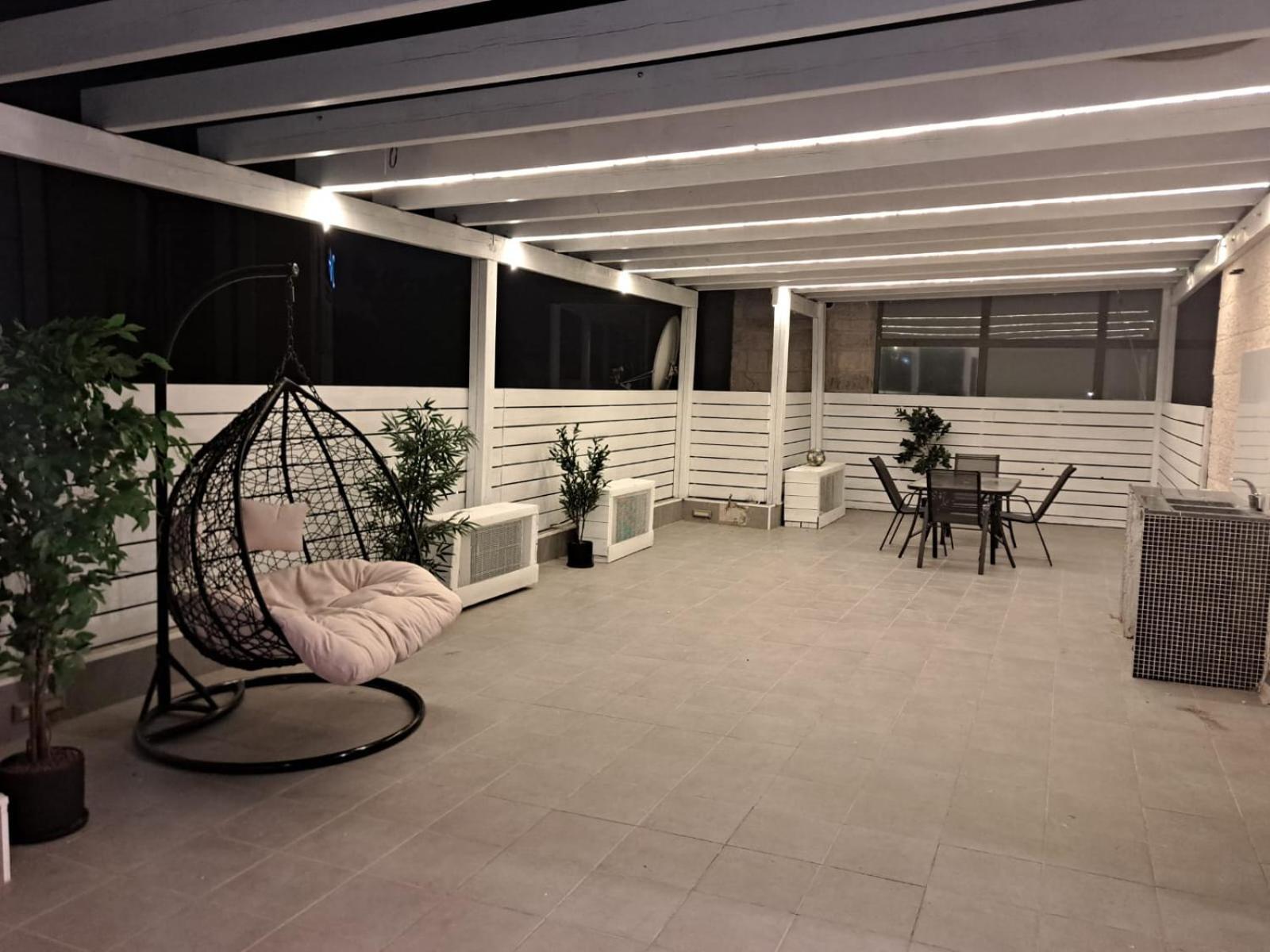 Authentic One Bedroom Apartment In City Center Jerusalem Exteriör bild