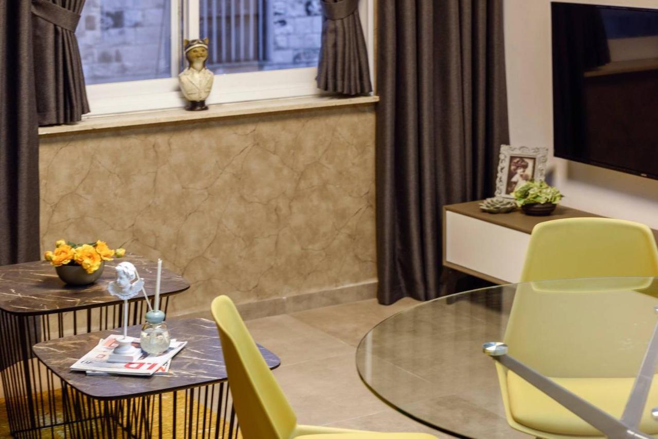 Authentic One Bedroom Apartment In City Center Jerusalem Exteriör bild